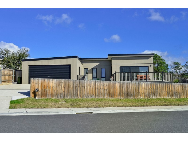 54 Esplanade, Midway Point TAS 7171