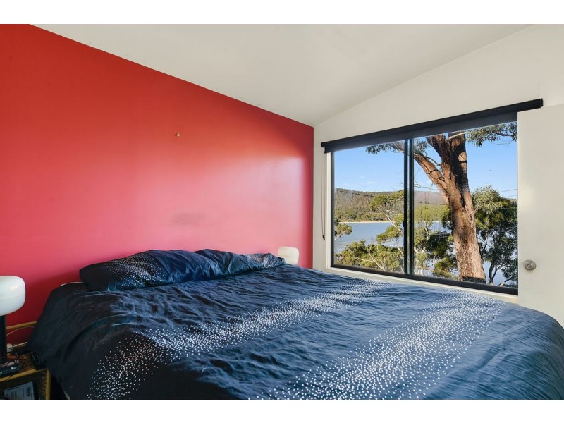 42 Apex Point Road, White Beach TAS 7184