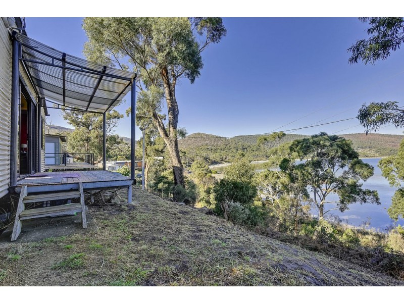 42 Apex Point Road, White Beach TAS 7184