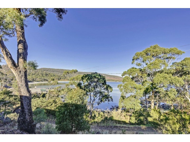 42 Apex Point Road, White Beach TAS 7184
