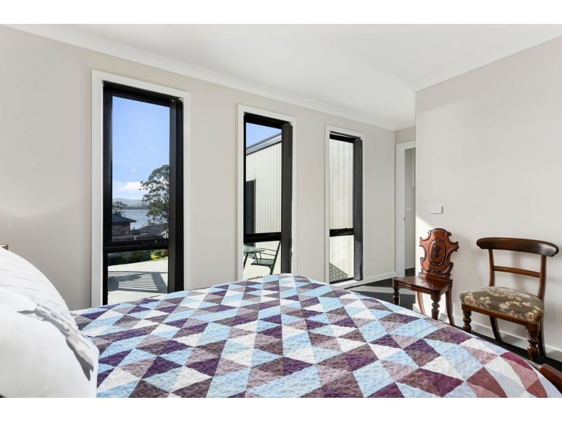 54 Esplanade, Midway Point TAS 7171