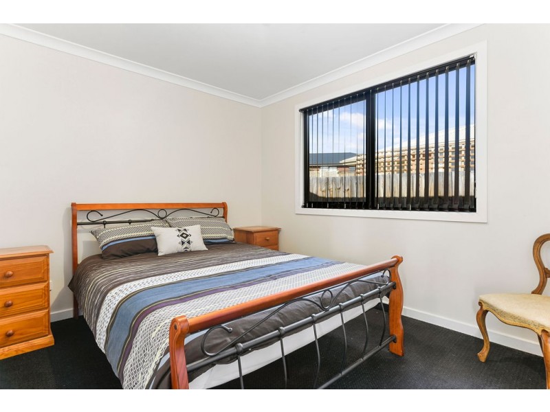 54 Esplanade, Midway Point TAS 7171