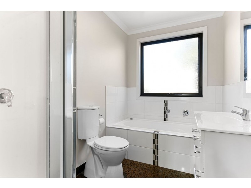 54 Esplanade, Midway Point TAS 7171