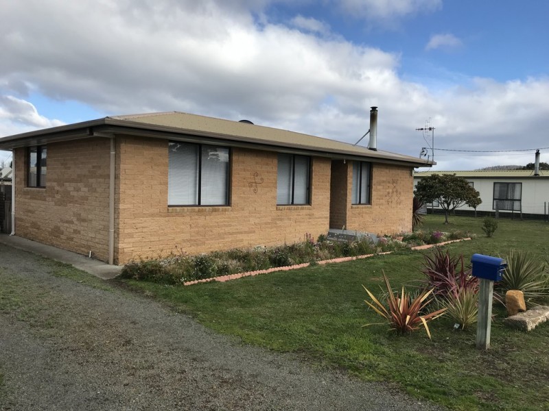 8 VICTORIA STREET, Triabunna TAS 7190