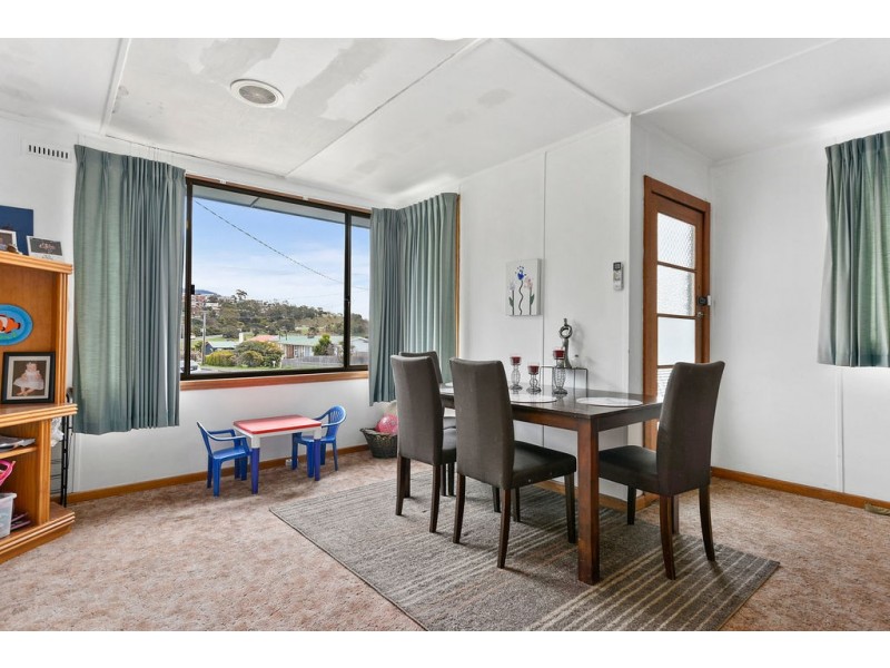 27 Moorina Crescent, Berriedale TAS 7011