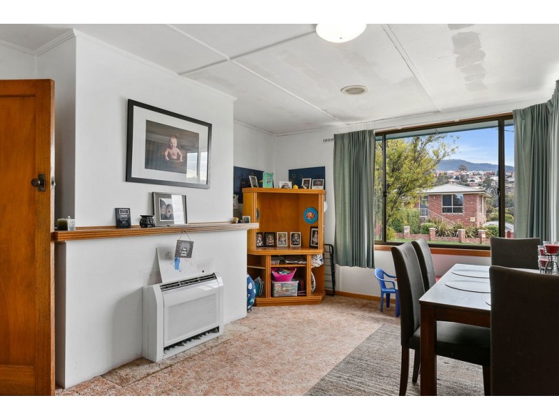 27 Moorina Crescent, Berriedale TAS 7011