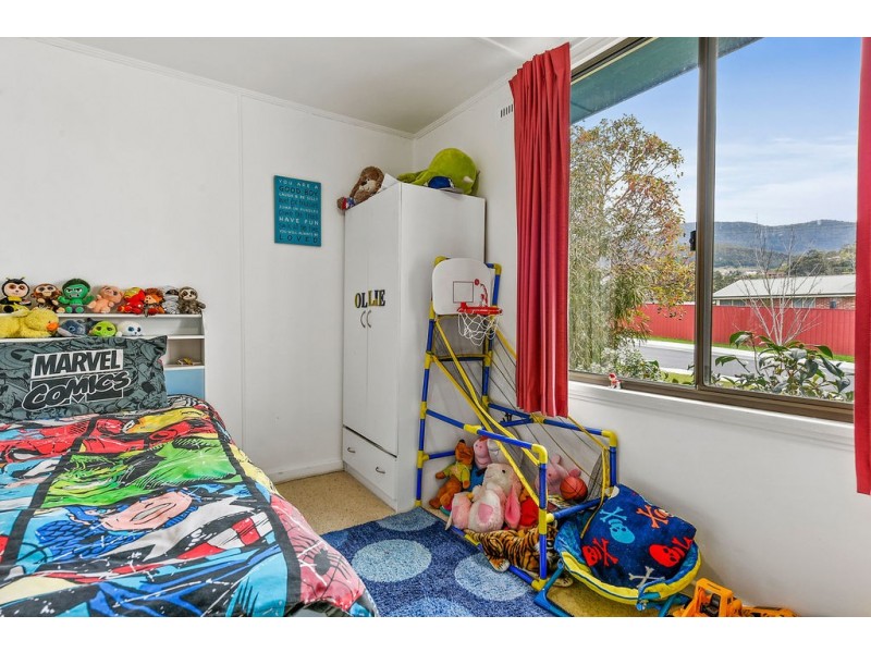 27 Moorina Crescent, Berriedale TAS 7011