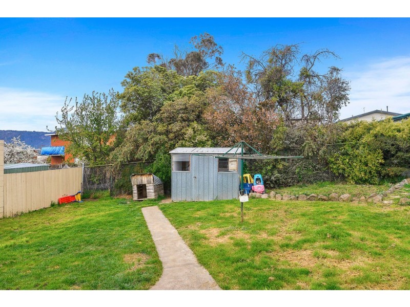 27 Moorina Crescent, Berriedale TAS 7011