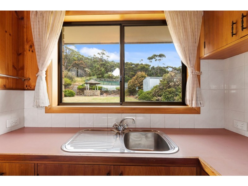 144 Apex Point Road, White Beach TAS 7184