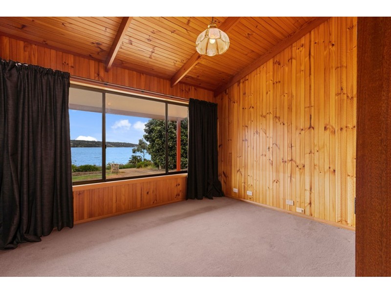 144 Apex Point Road, White Beach TAS 7184