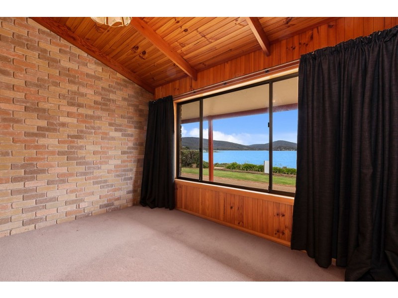 144 Apex Point Road, White Beach TAS 7184