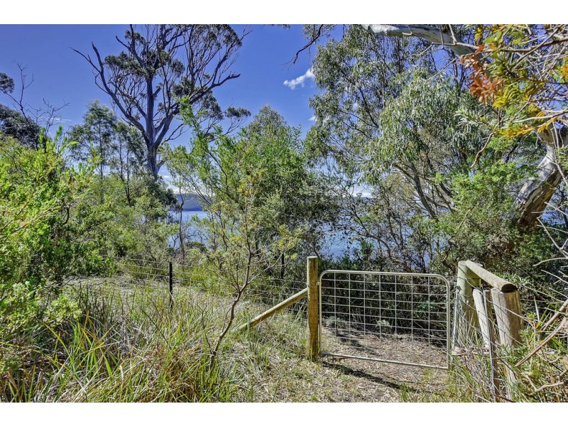 562 White Beach Road, White Beach TAS 7184