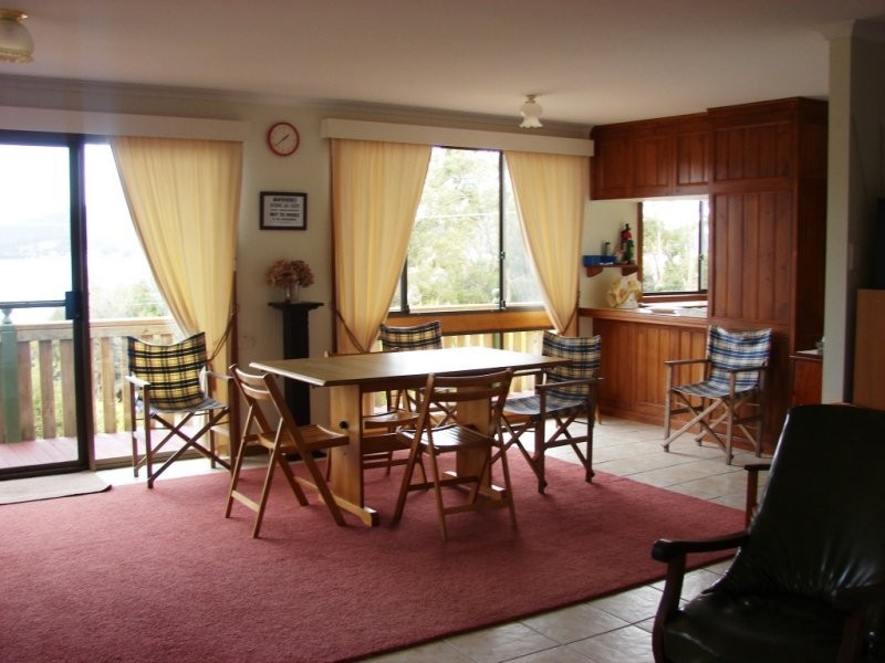 162 Apex Point Road, White Beach TAS 7184