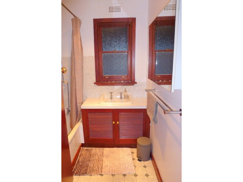 8 Cross Street, Midway Point TAS 7171