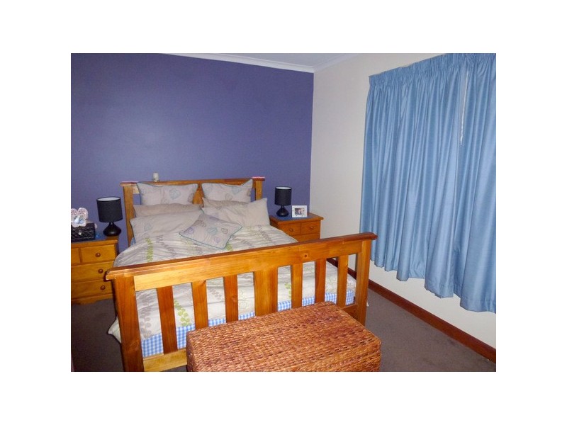 8 Cross Street, Midway Point TAS 7171