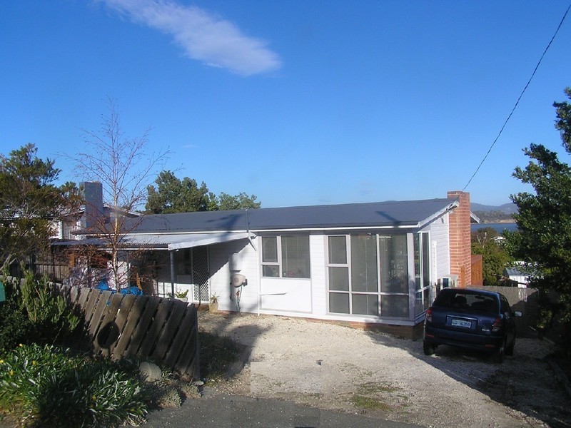 4 Brady Street, Midway Point TAS 7171