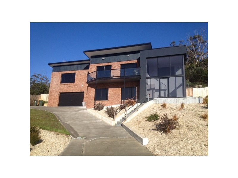 1/33 Dunbarton Drive, Geilston Bay TAS 7015