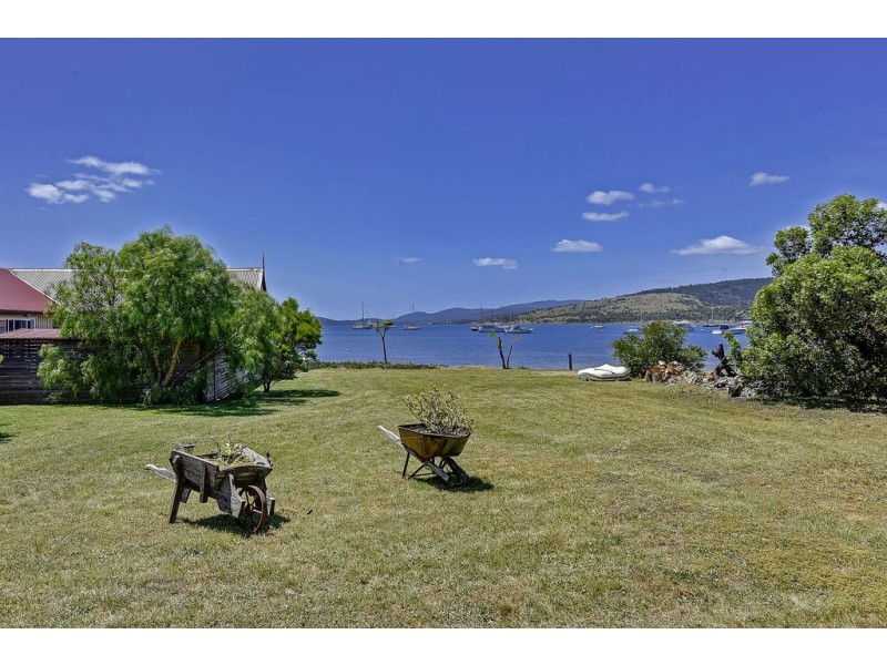 18 Imlay Street, Dunalley TAS 7177