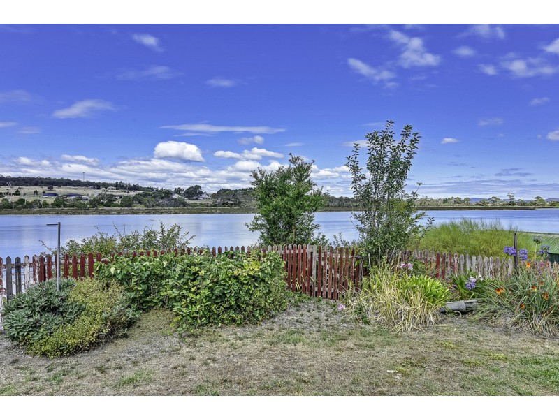 29 Erle Street, Carlton River TAS 7173