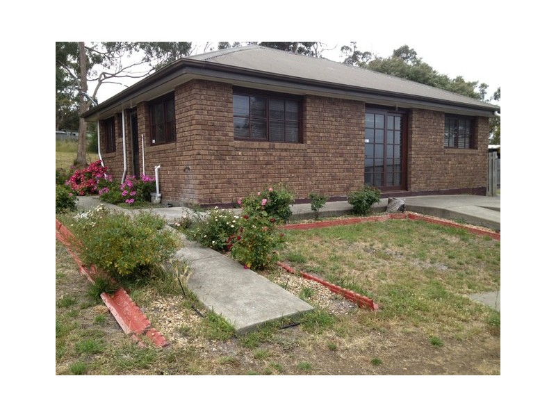 8 Oak Street, Primrose Sands TAS 7173