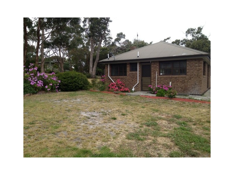 8 Oak Street, Primrose Sands TAS 7173