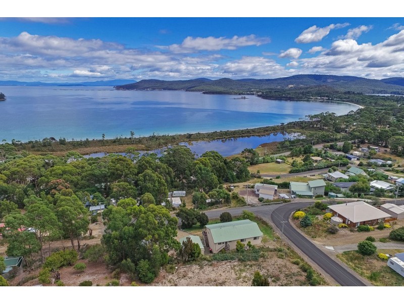 56 Lagoon Road, White Beach TAS 7184