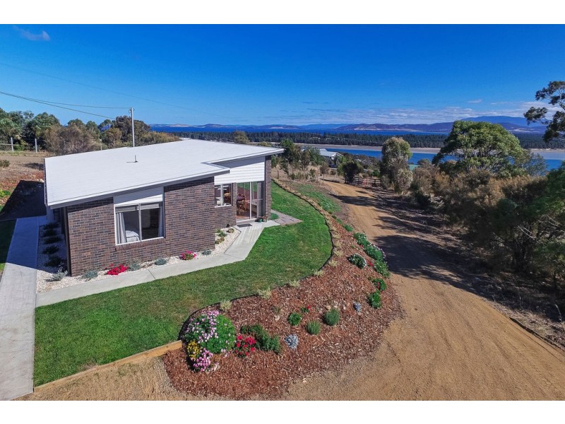 12 Boathouse Rise, Lewisham TAS 7173