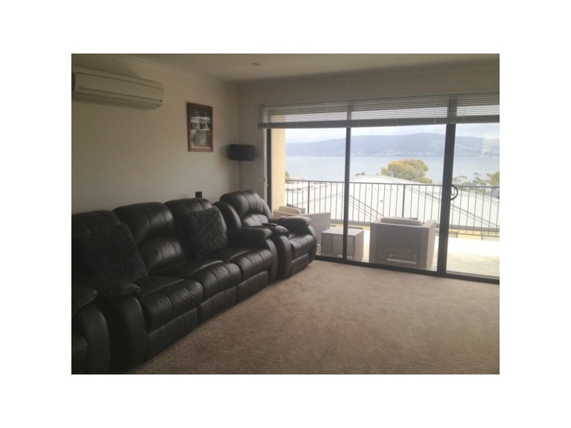 2/636 Oceana Drive, Tranmere TAS 7018