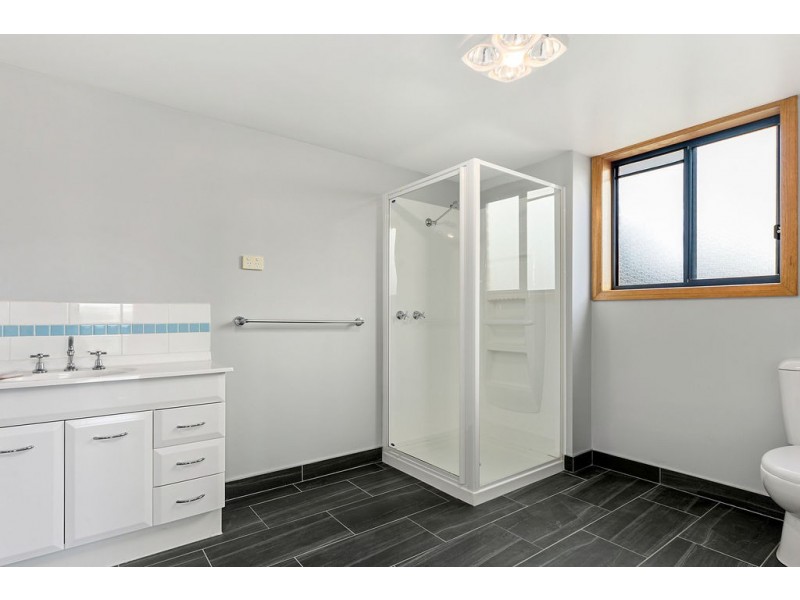 10 Erica Place, Oakdowns TAS 7019