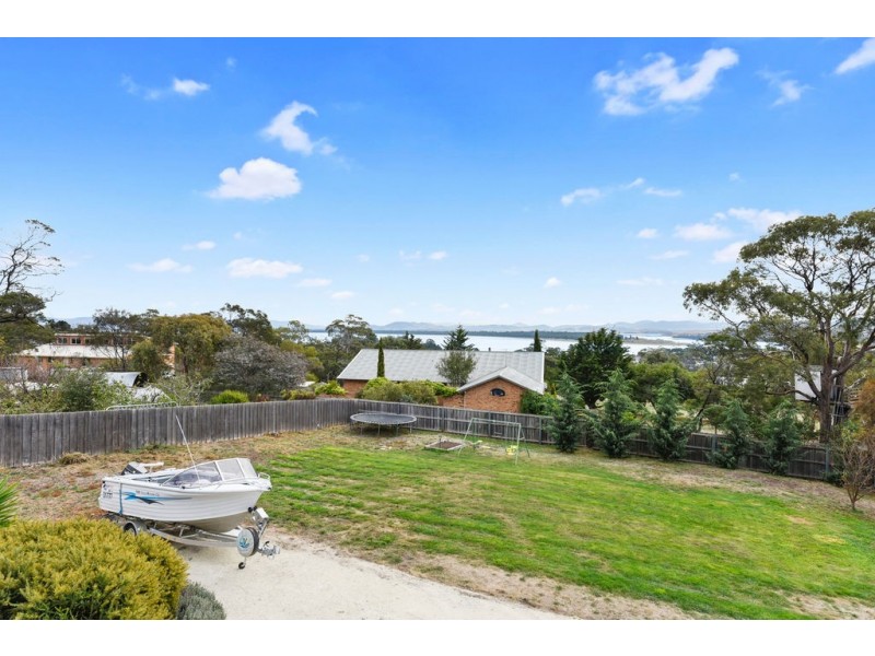 11 Hilltop Place, Dodges Ferry TAS 7173