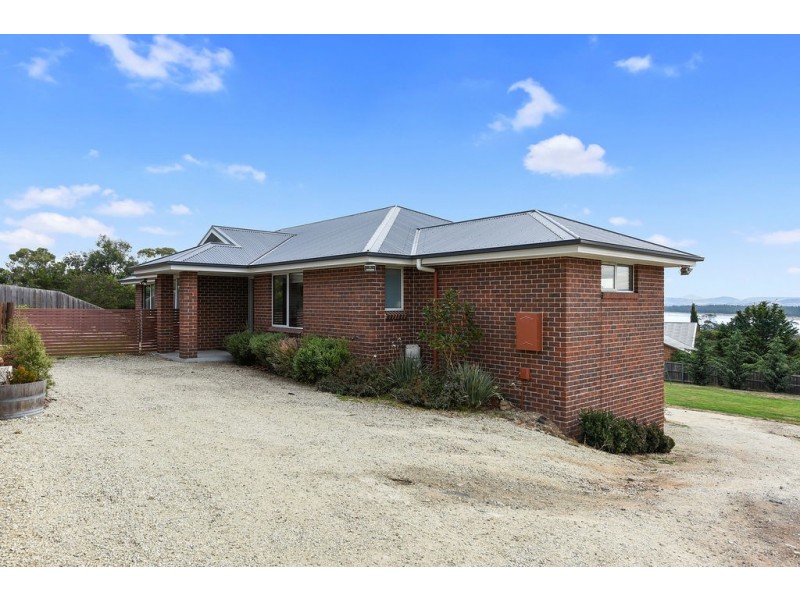 11 Hilltop Place, Dodges Ferry TAS 7173