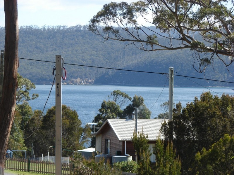 Lot 2 Free st, White Beach TAS 7184