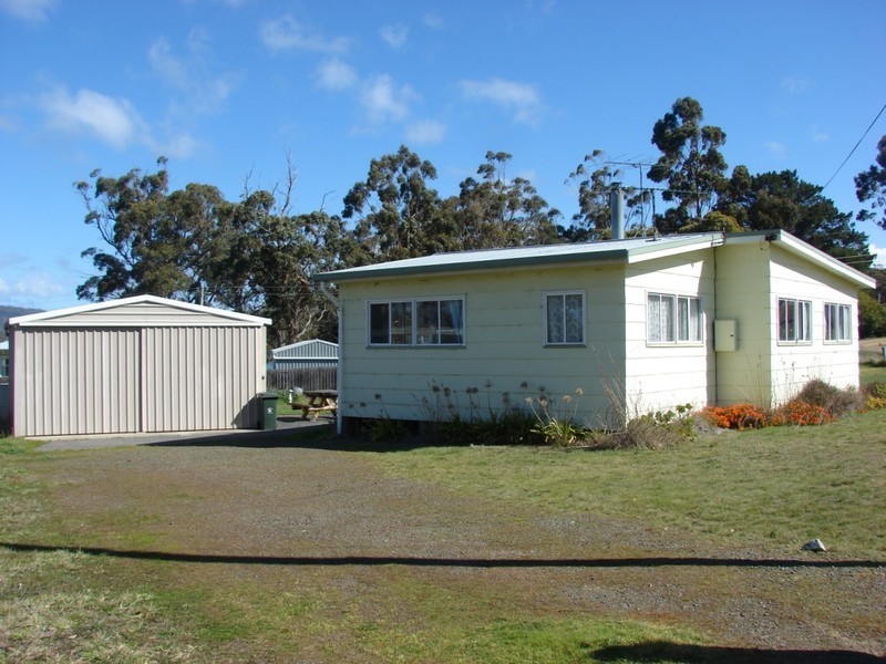 6 Cliffords road, Saltwater River TAS 7186