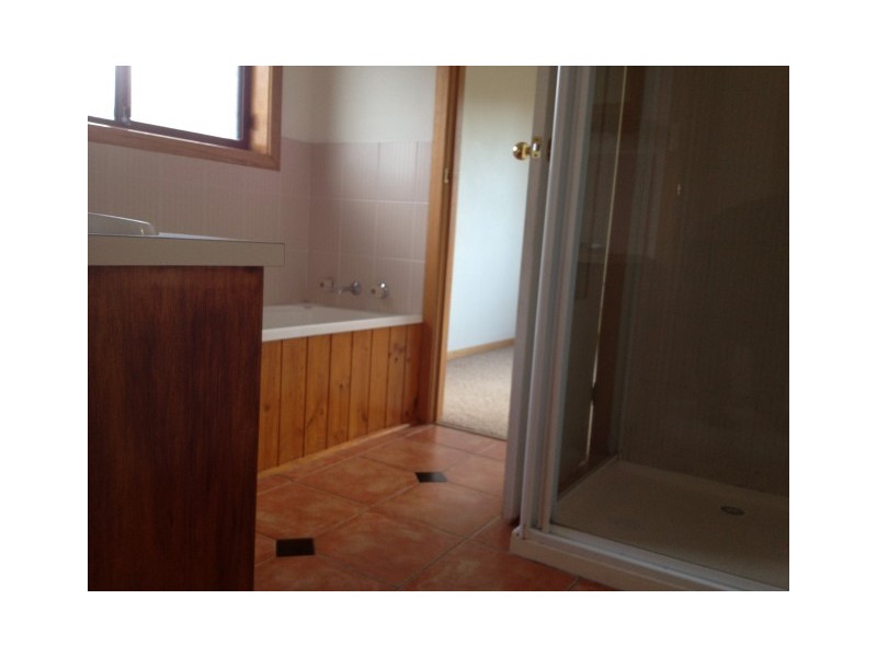 11 Stewart Court, Midway Point TAS 7171