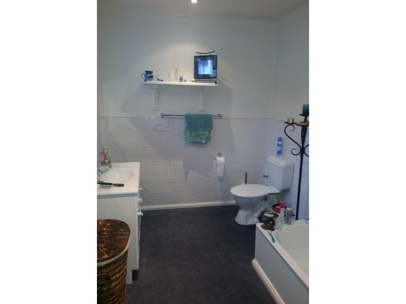 234 East Derwent Highway, Lindisfarne TAS 7015