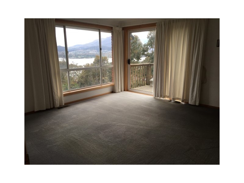 41 Robin Court, Lindisfarne TAS 7015