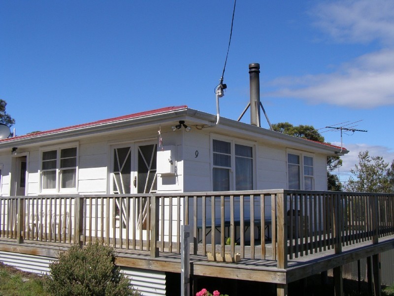 9 ROWAN AVENUE, Primrose Sands TAS 7173