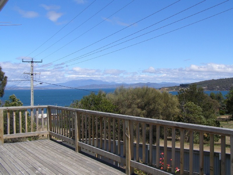 9 ROWAN AVENUE, Primrose Sands TAS 7173
