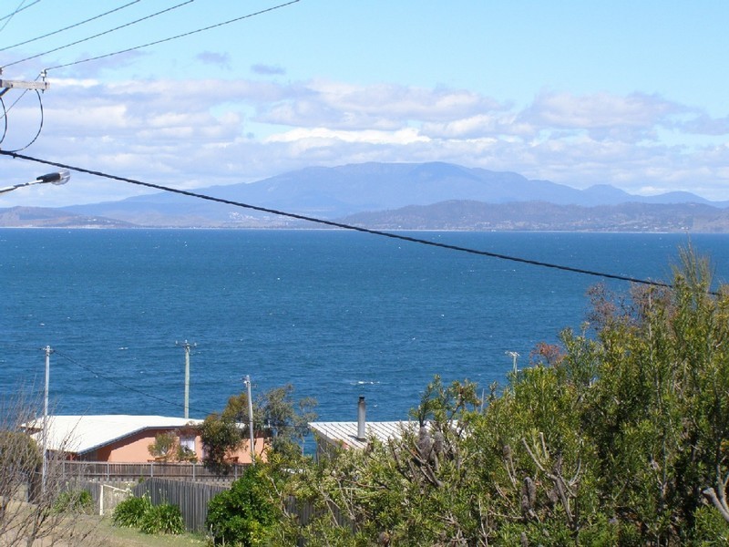 9 ROWAN AVENUE, Primrose Sands TAS 7173