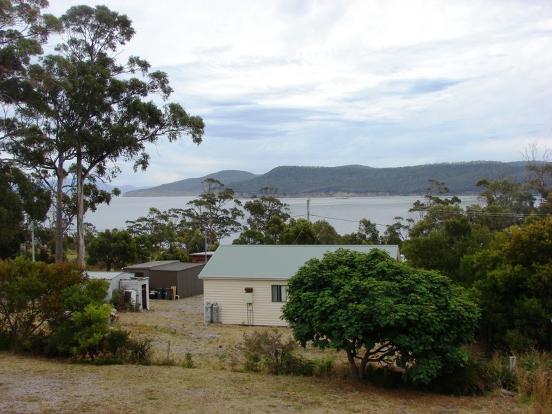 White Beach TAS 7184