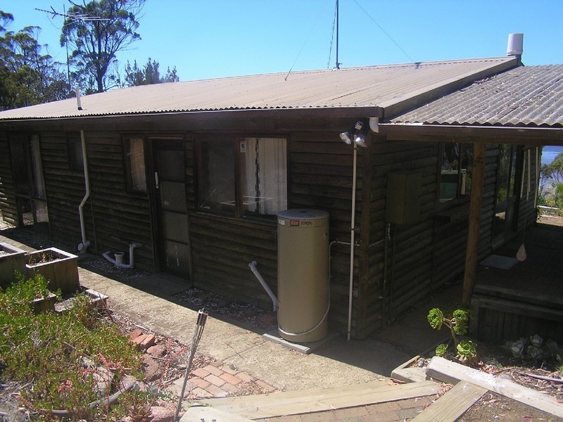 18 CRAIGS HILL ROAD, Boomer Bay TAS 7177