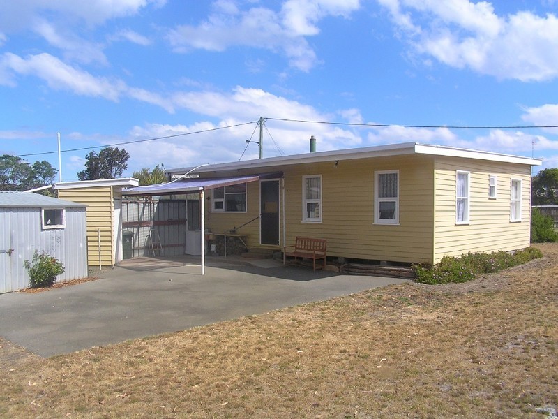 1 Lyeena Street, Carlton TAS 7173