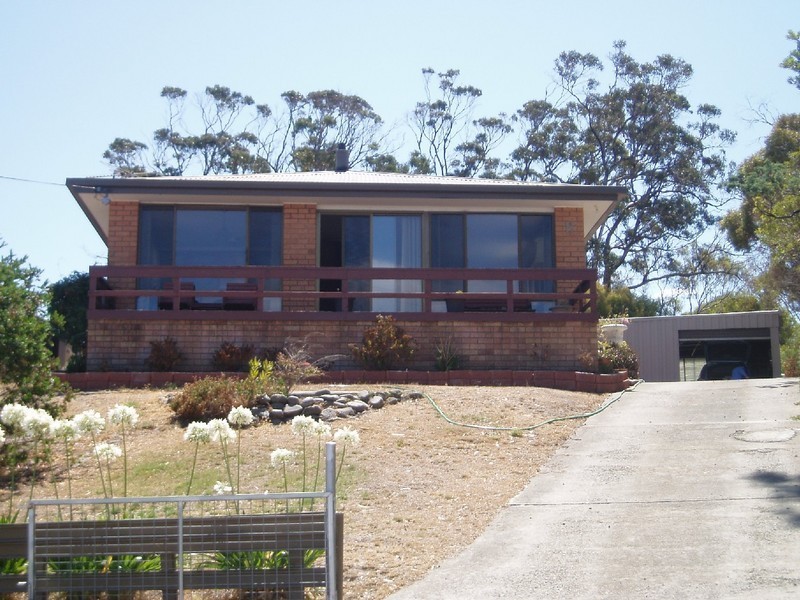 8 Lantana Place, Primrose Sands TAS 7173