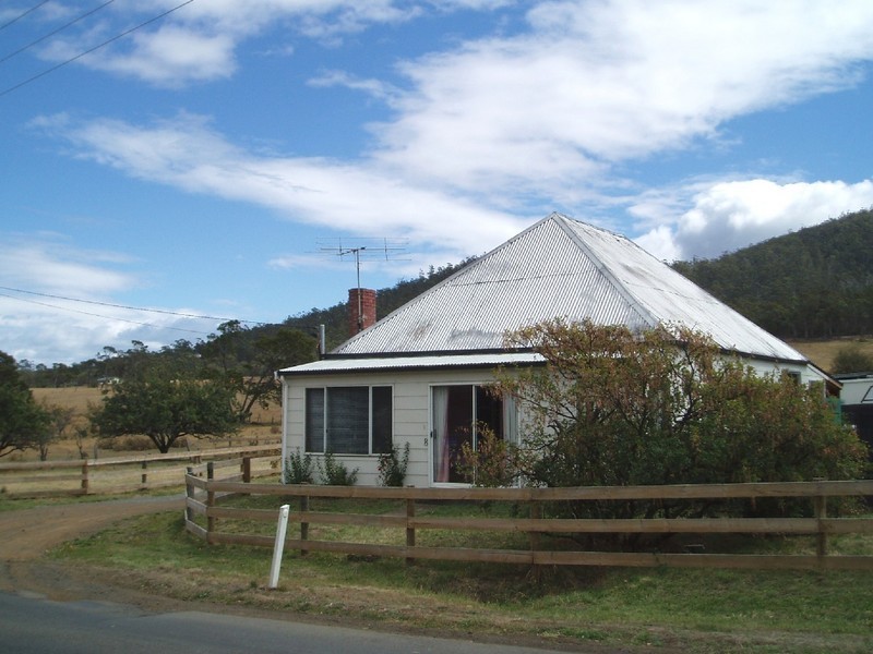 8 Arthur Highway, Dunalley TAS 7177