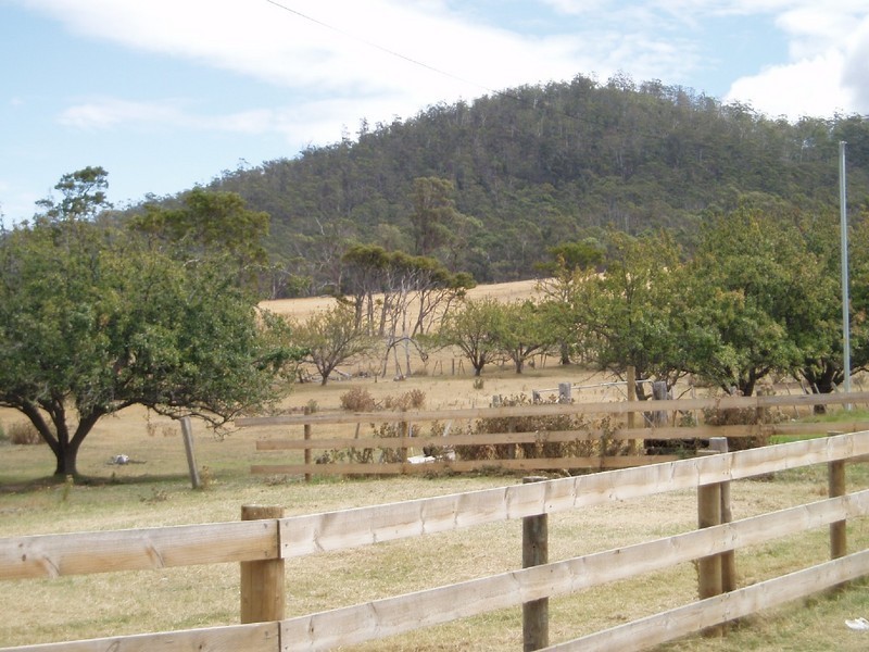 8 Arthur Highway, Dunalley TAS 7177