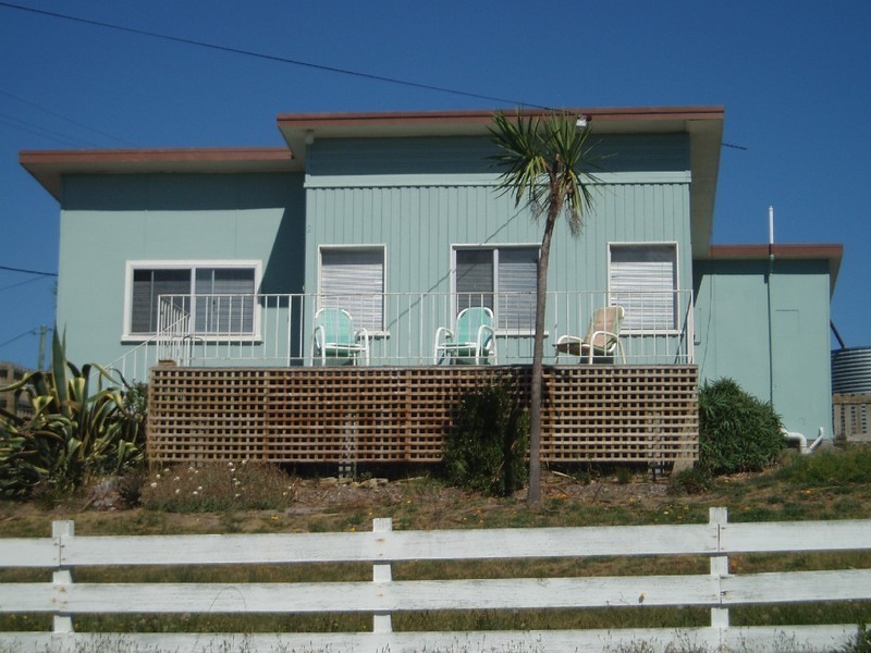 2 JETTY ROAD, Dodges Ferry TAS 7173