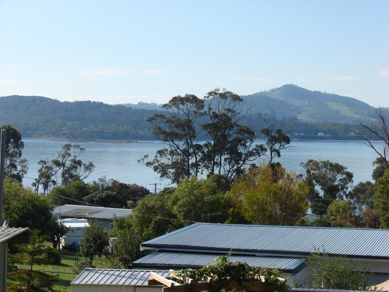 White Beach TAS 7184