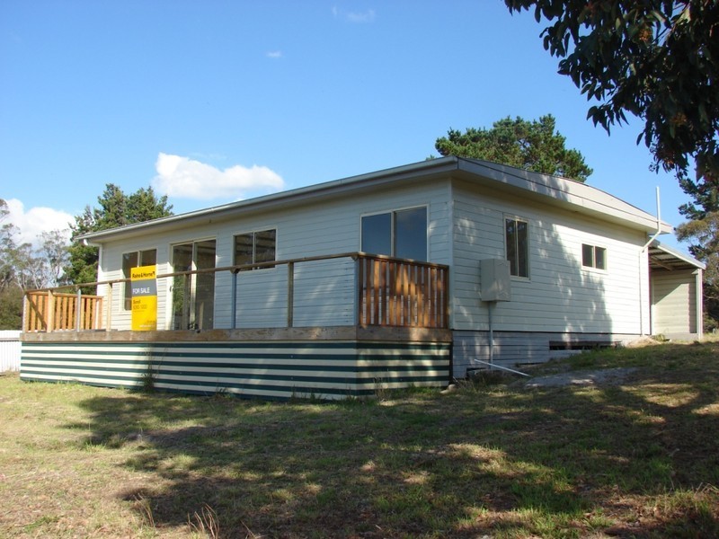 White Beach TAS 7184