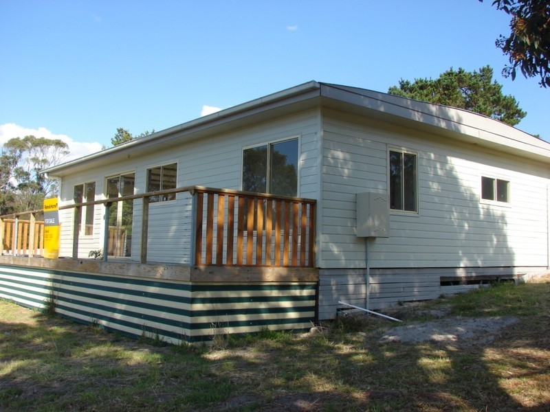 White Beach TAS 7184