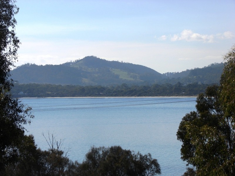 White Beach TAS 7184